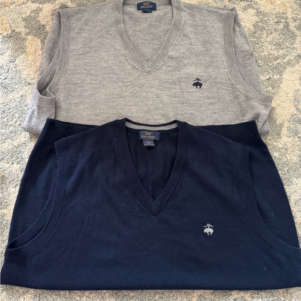 Brooks Brothers Men's Gray and Navy V-Neck Sweater vests